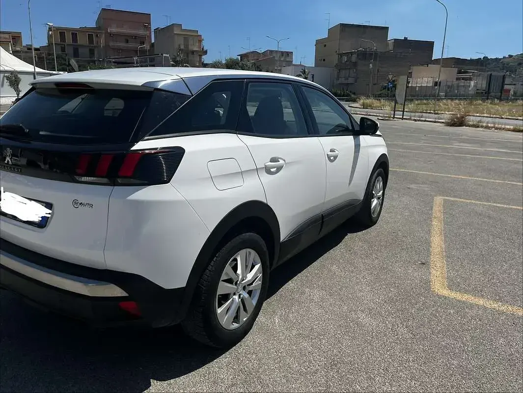 Usata Peugeot 3008 Business-Line 131 CV (96 kW) 2020 SUV