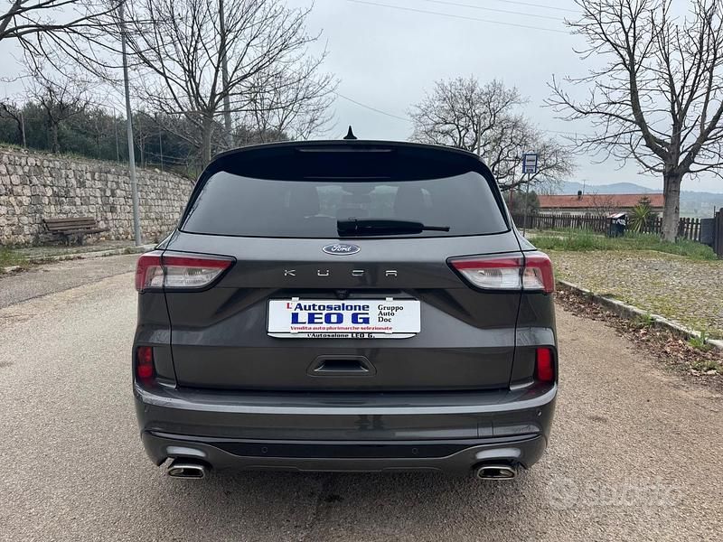 Usata Ford Kuga ST-Line 120 CV (88 kW) 2022 Grigio SUV