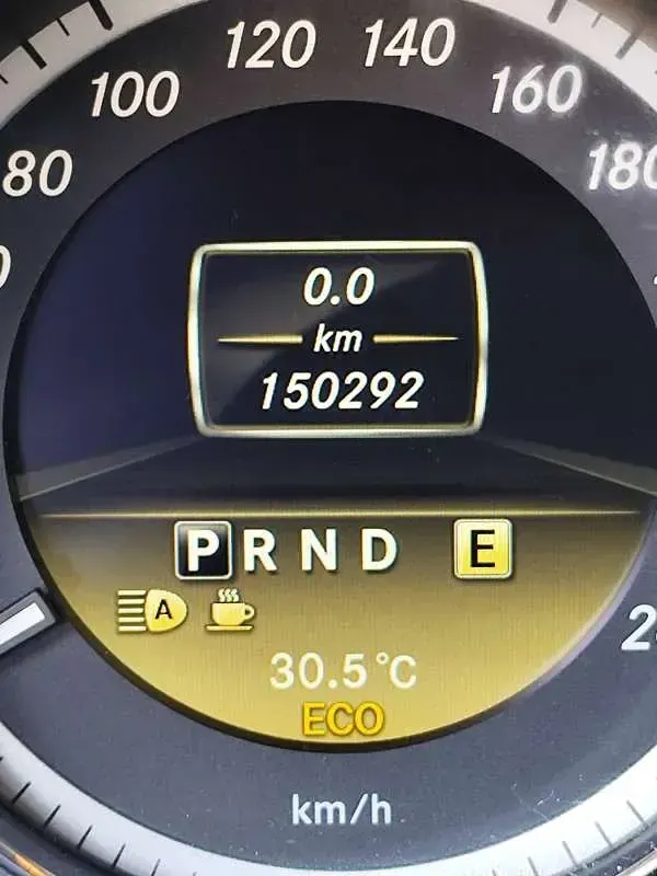 Usata Mercedes E220 Avantgarde 170 CV (125 kW) 2012 Grigio Cabrio