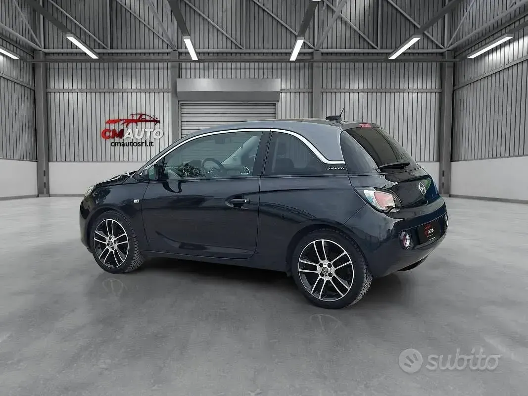 Usata Opel Adam Glam 87 CV (63 kW) 2016 Utilitaria