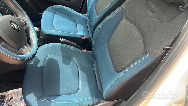 Usata Renault Captur Iconic 90 CV (66 kW) 2016 Beige SUV