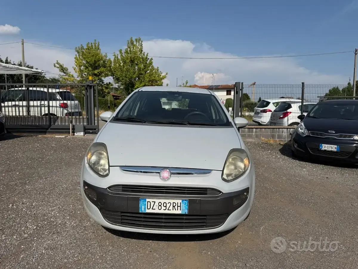 Usata Fiat Punto Evo Dynamic 69 CV (50 kW) 2010 Grigio Utilitaria