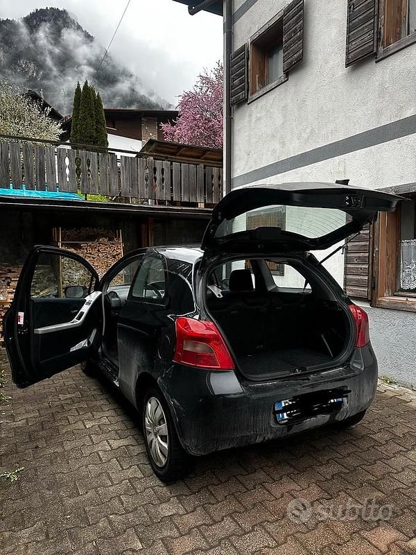 Usata Toyota Yaris 2008 Nero Utilitaria