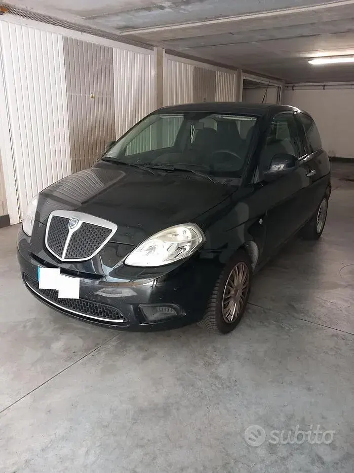 Usata Lancia Ypsilon 80 CV (58 kW) 2010 Nero Utilitaria
