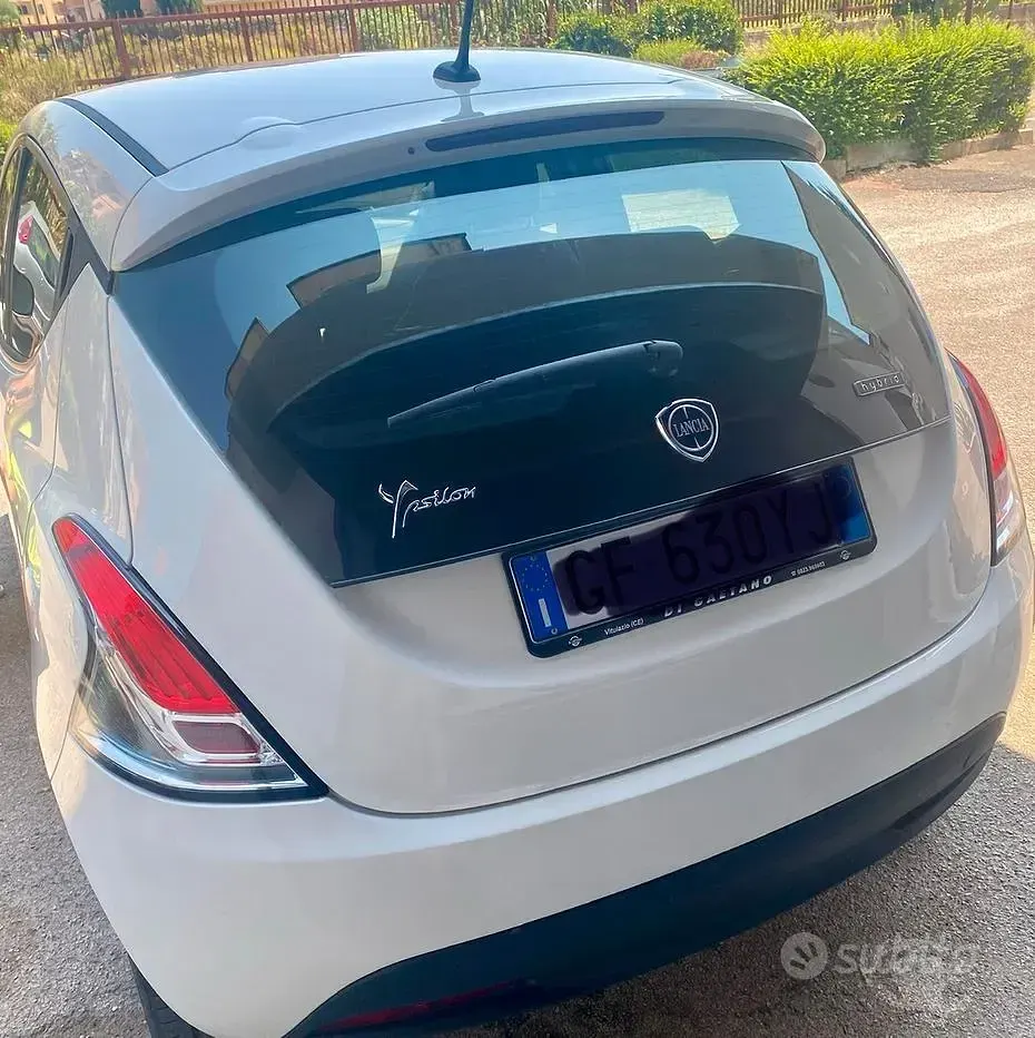 Usata Lancia Ypsilon 69 CV (50 kW) 2021 Bianco Utilitaria