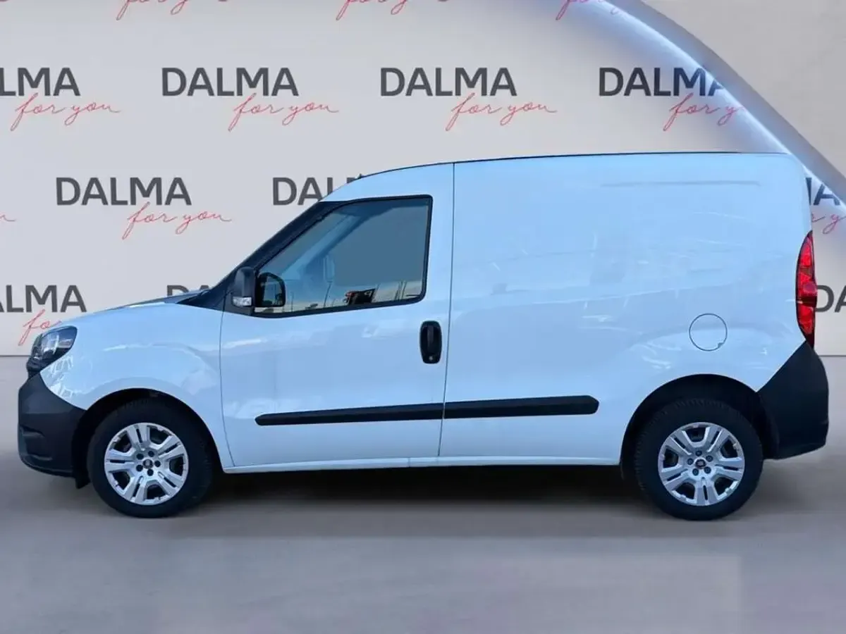 Usata Fiat Doblò Business 105 CV (77 kW) 2022 Bianco Monovolume