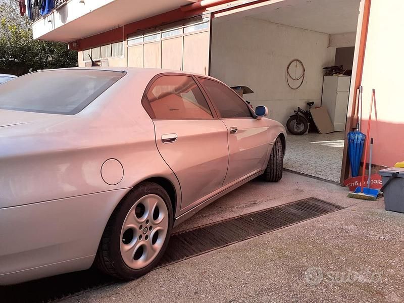 Usata Alfa Romeo 166 2000 Grigio Berlina