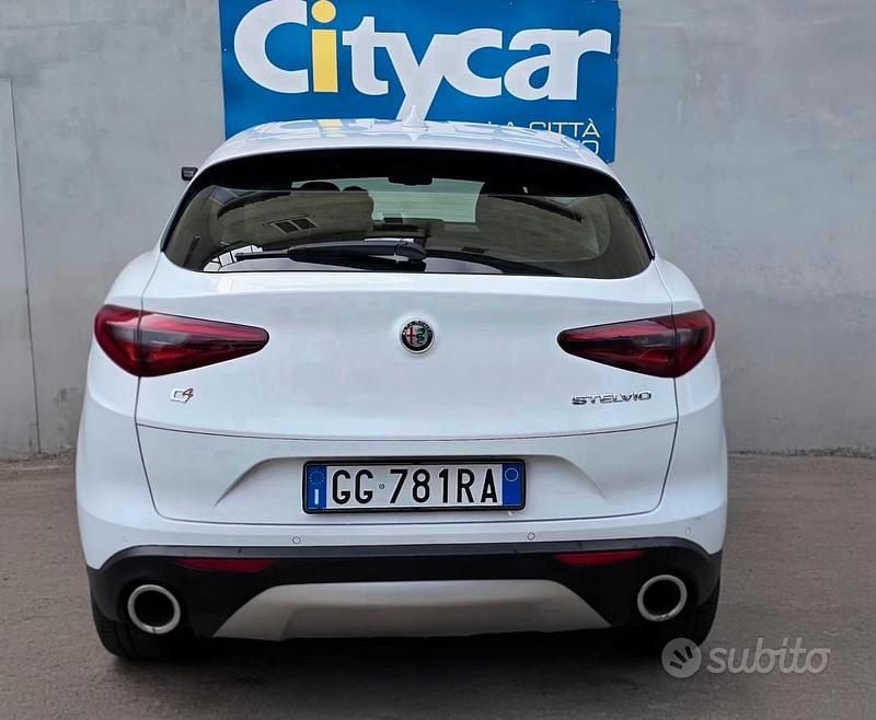 Usata Alfa Romeo Stelvio Business 190 CV (139 kW) 2021 Bianco SUV