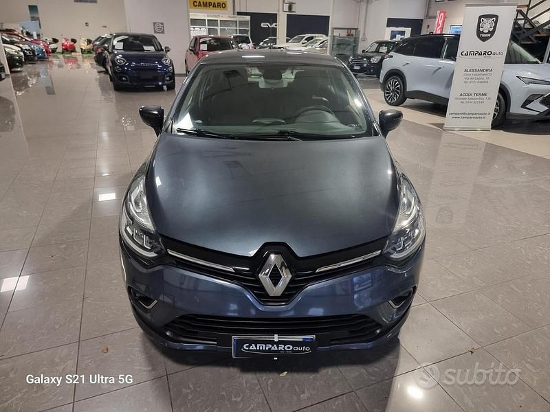 Grigio Usata 2018 Renault Clio IV Tre volumi | 6900 € (Buon prezzo) - Immagine 1/4