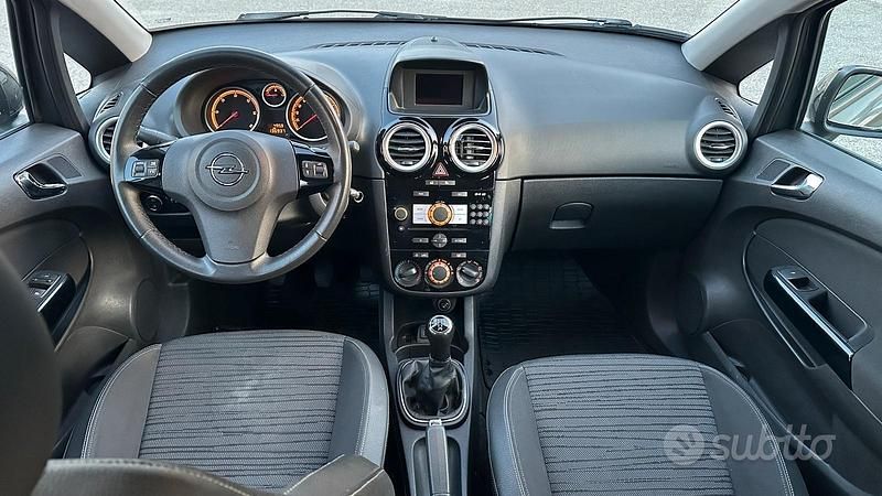 Usata Opel Corsa 75 CV (55 kW) 2014 Grigio Utilitaria
