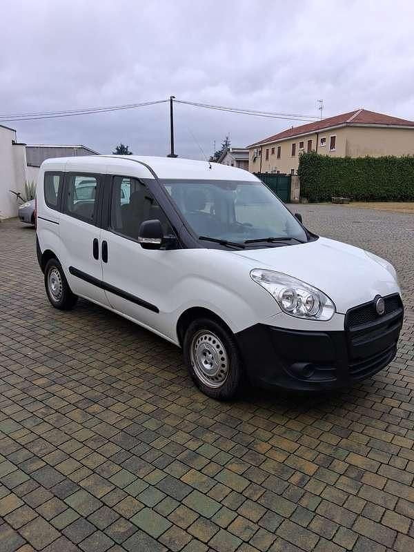 Usata Fiat Doblò 120 CV (88 kW) 2011 Bianco Monovolume
