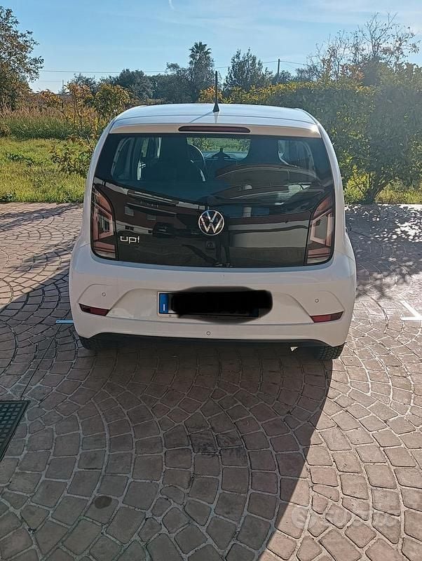 Usata VW up! 65 CV (47 kW) 2021 Bianco Utilitaria