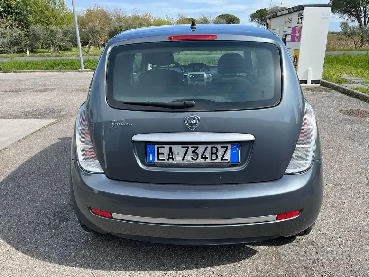 Usata Lancia Ypsilon 77 CV (56 kW) 2009 Grigio Utilitaria