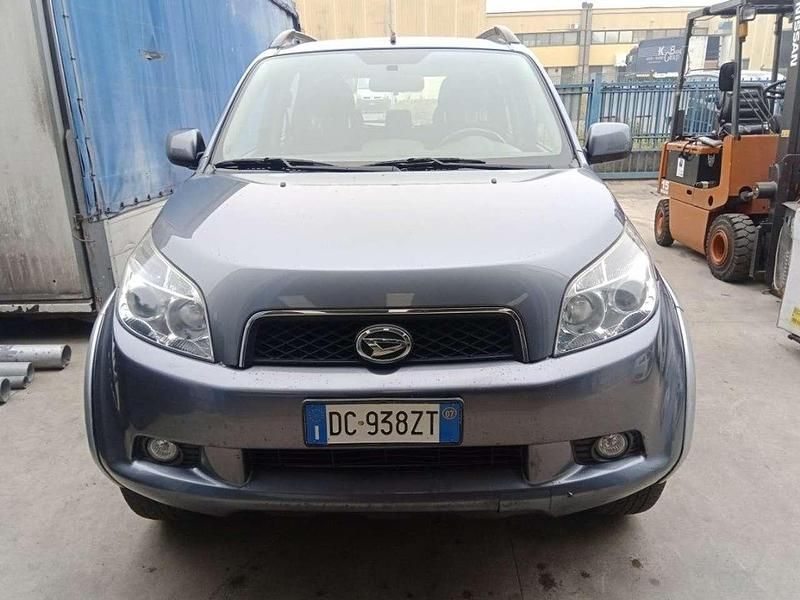 Usata Daihatsu Terios 105 CV (77 kW) 2007 Grigio scuro SUV