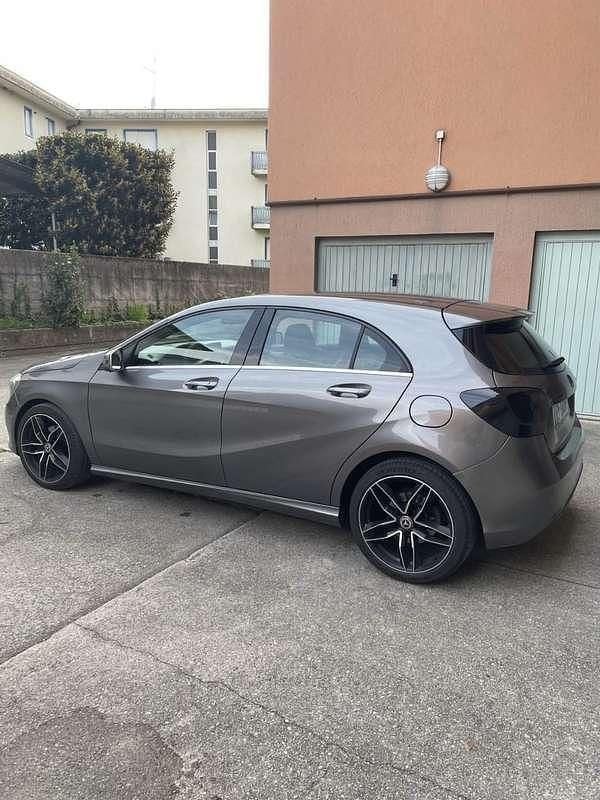 Usata Mercedes A200 136 CV (100 kW) 2013 Grigio Berlina
