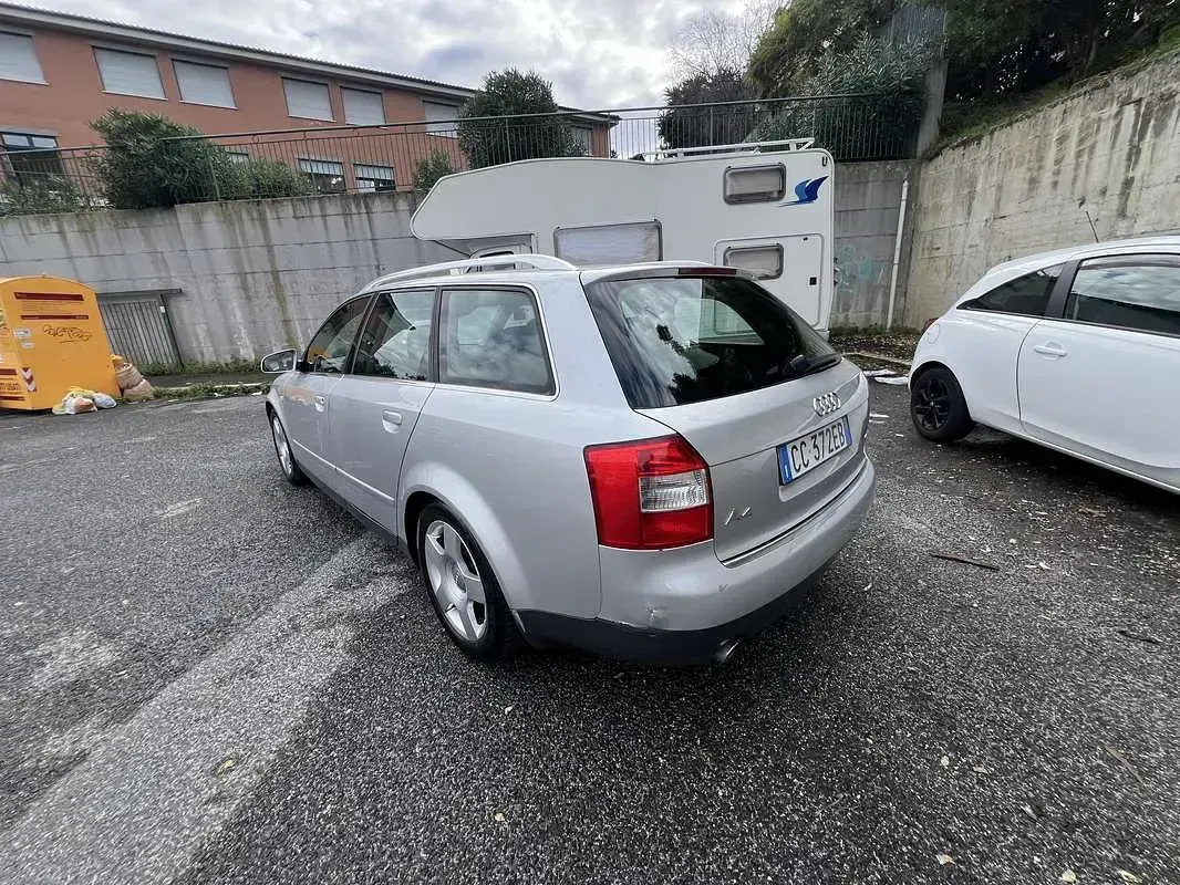 Usata Audi A4 163 CV (119 kW) 2002 Argento Station wagon