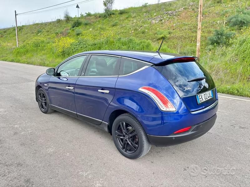 Usata Lancia Delta 105 CV (77 kW) 2011 Utilitaria