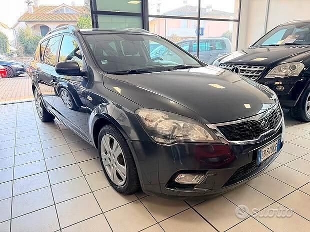 Usata Kia Ceed 125 CV (91 kW) 2012 Grigio Utilitaria