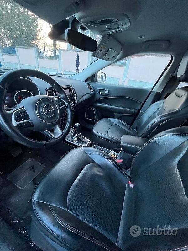 Occasion Jeep Compass 140 ch (102 kW) 2019 Gris SUV