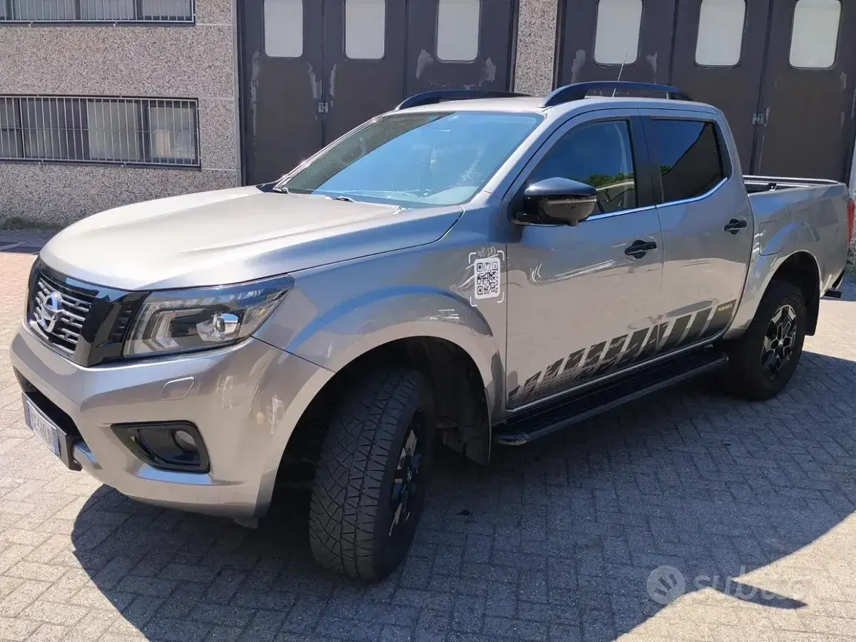 Usata Nissan Navara N-Guard 190 CV (139 kW) 2020 Grigio Pick-up