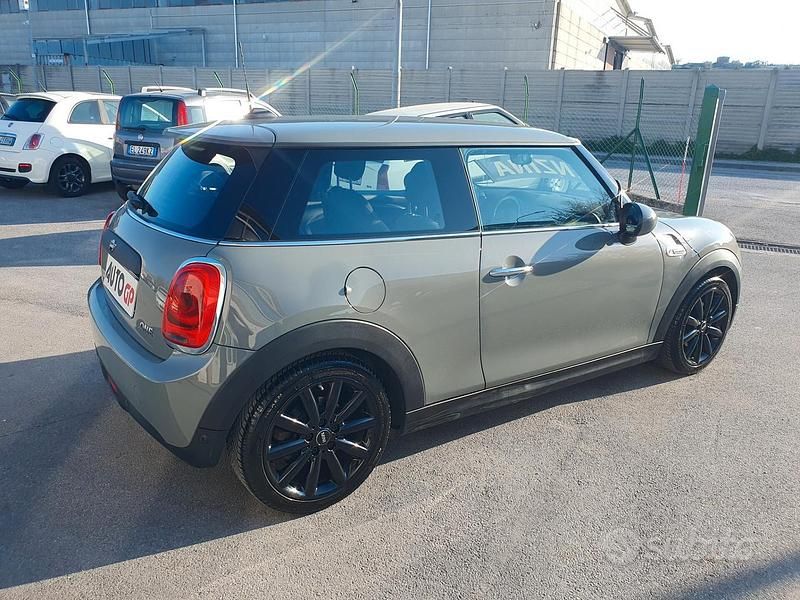 Usata Mini Cooper 102 CV (75 kW) 2018 Grigio Utilitaria