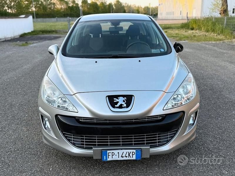 Usata Peugeot 308 90 CV (66 kW) 2008 Grigio Berlina