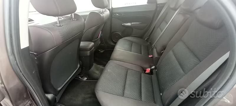 Usata Honda Civic 99 CV (72 kW) 2010 Marrone Berlina