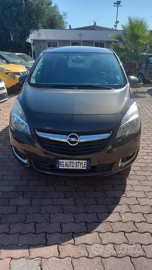Usata Opel Meriva 101 CV (74 kW) 2016 Grigio Monovolume