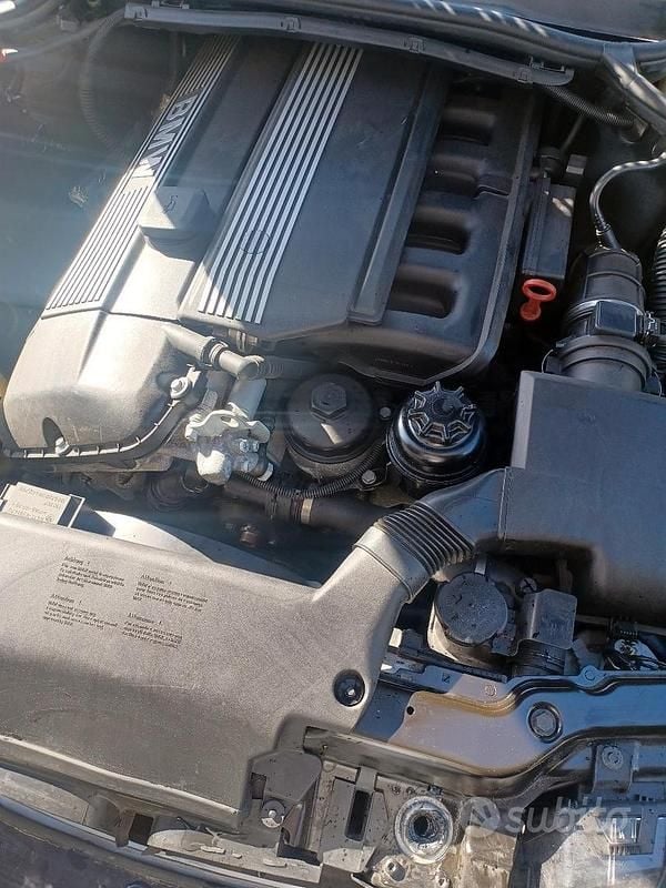 Usata BMW 323 170 CV (125 kW) 2000 Blu Coupé