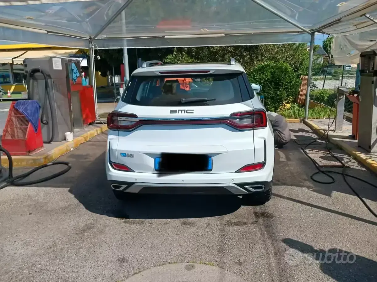 Usata EMC SEI 147 CV (108 kW) 2025 Bianco SUV