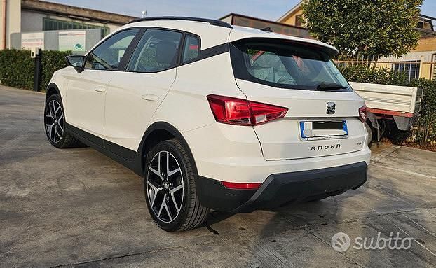 Begagnad Seat Arona Reference 110 HK (80 kW) 2021 Vit SUV