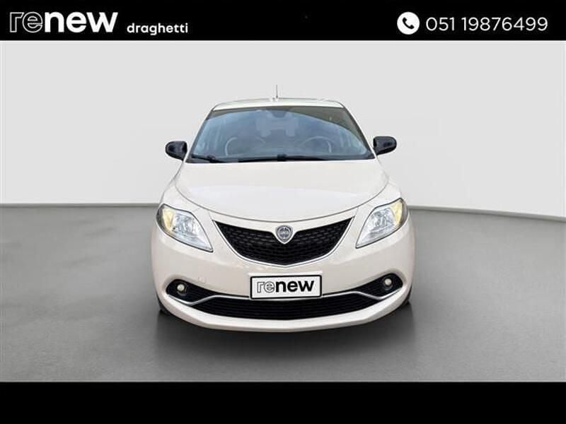 Usata Lancia Ypsilon Gold 69 CV (50 kW) 2016 Beige Utilitaria