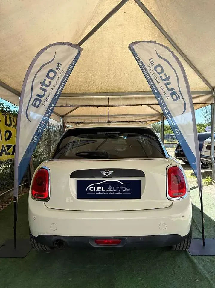 Usata Mini One D Business 95 CV (69 kW) 2017 Pepper white Utilitaria