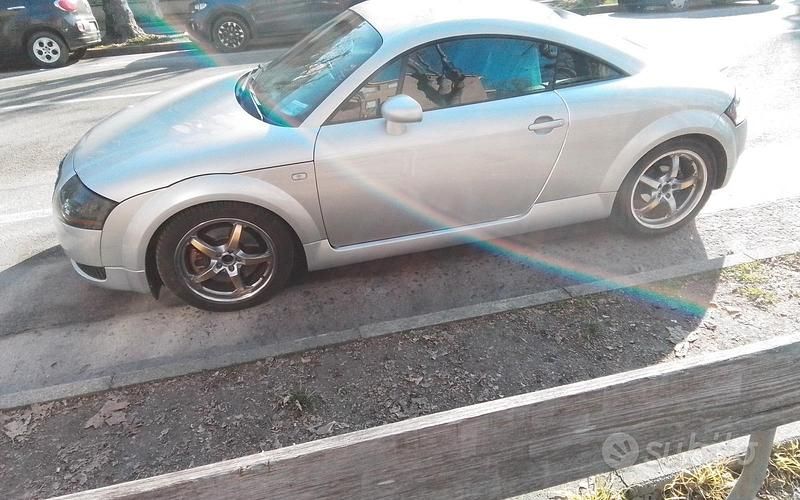 Grigio Usata 2003 Audi TT Coupé | 7900 € (Cara) - Immagine 1/4