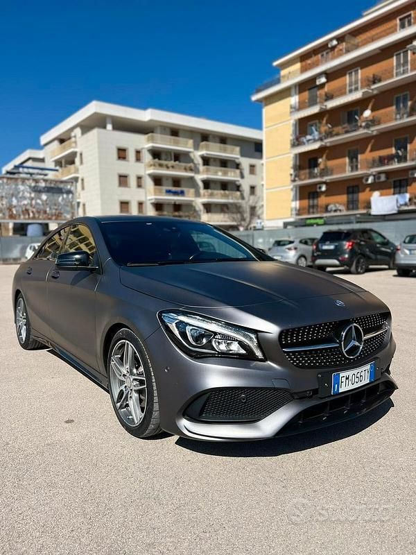Usata Mercedes CLA220 Premium 176 CV (129 kW) 2018 Grigio Berlina