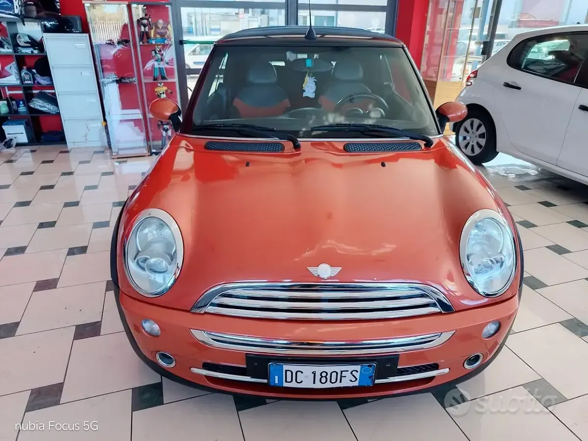 Usata Mini Cooper Cabriolet Hype 116 CV (85 kW) 2006 Arancione Cabrio