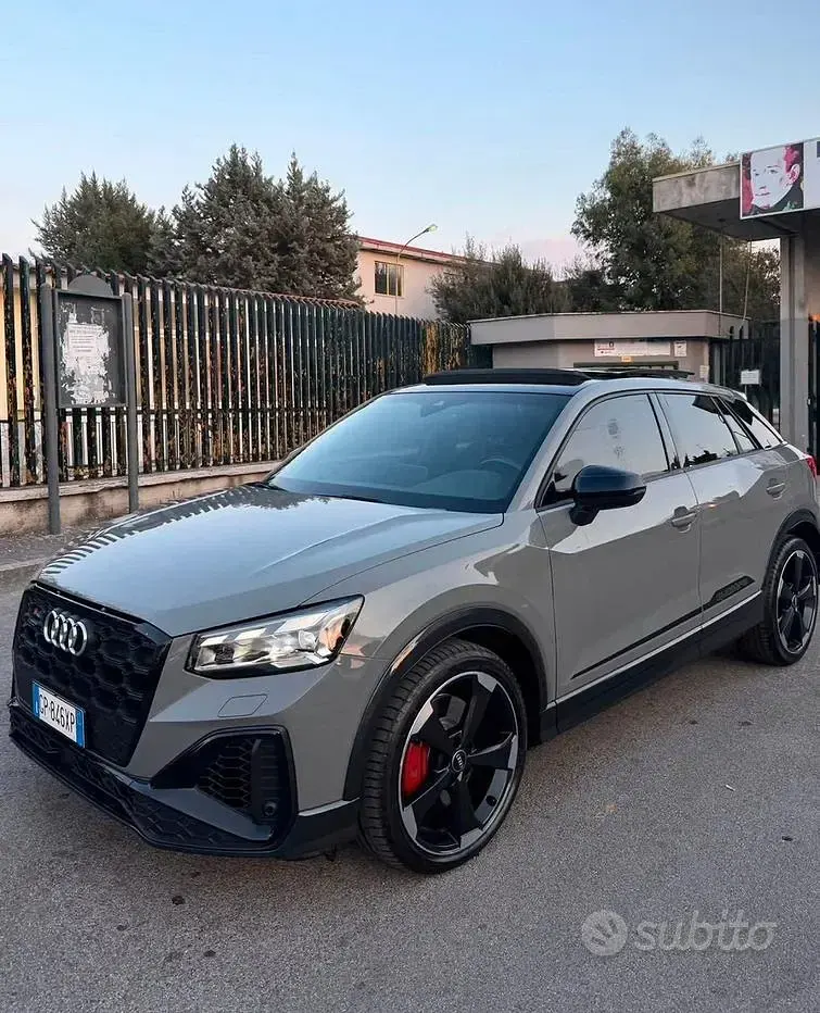 Usata Audi SQ2 300 CV (220 kW) 2023 Grigio SUV