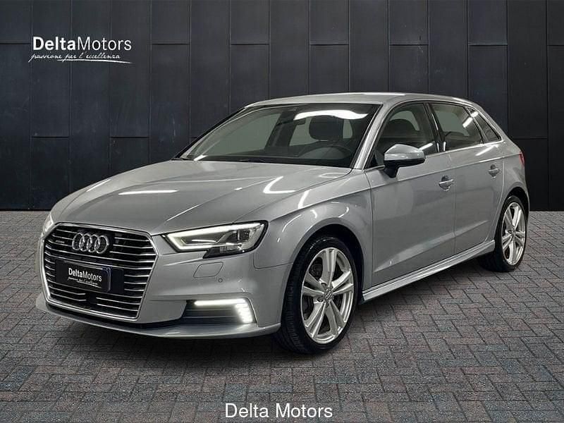 Grigio metallizzato Usata 2020 Audi A3 Sportback e-tron Ambiente Due volumi | 17.750 € (Super prezzo) - Immagine 1/4