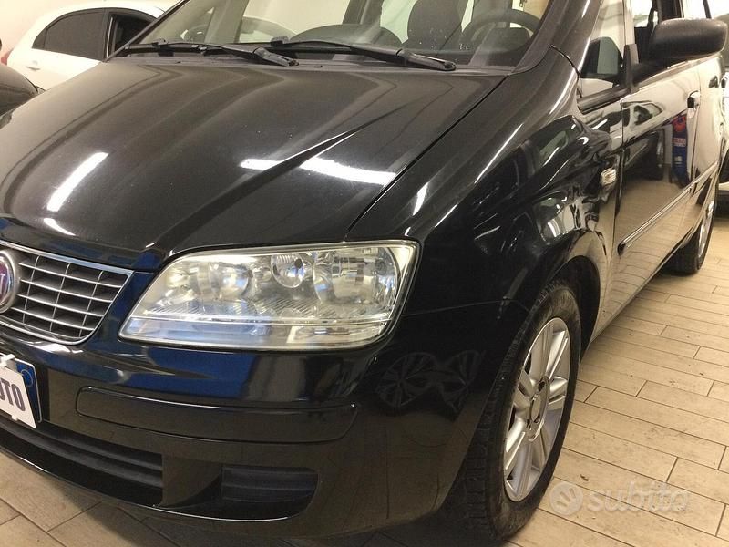 Usata Fiat Idea 77 CV (56 kW) 2010 Nero Monovolume