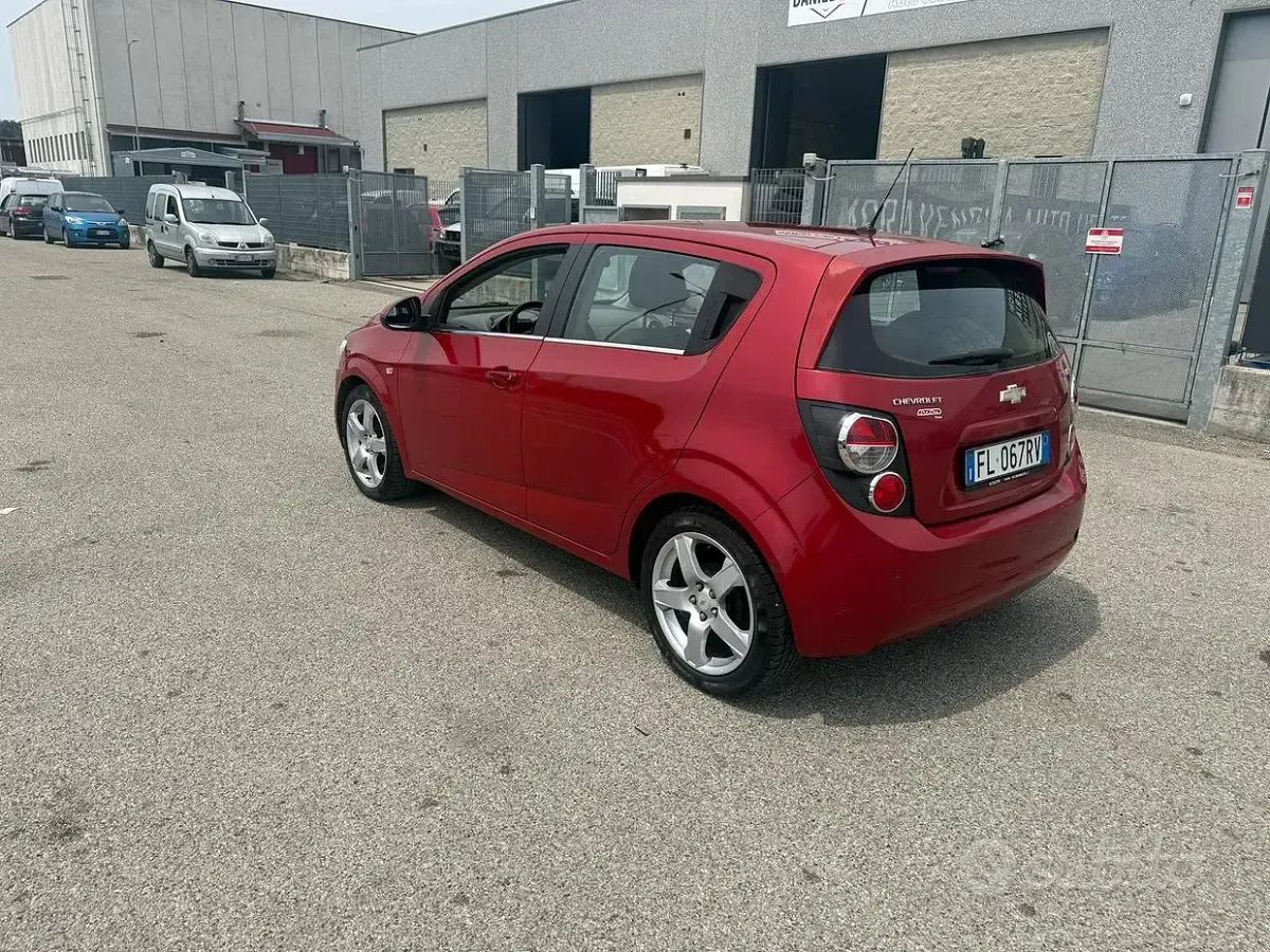 Usata Chevrolet Aveo 95 CV (69 kW) 2013 Rosso Berlina