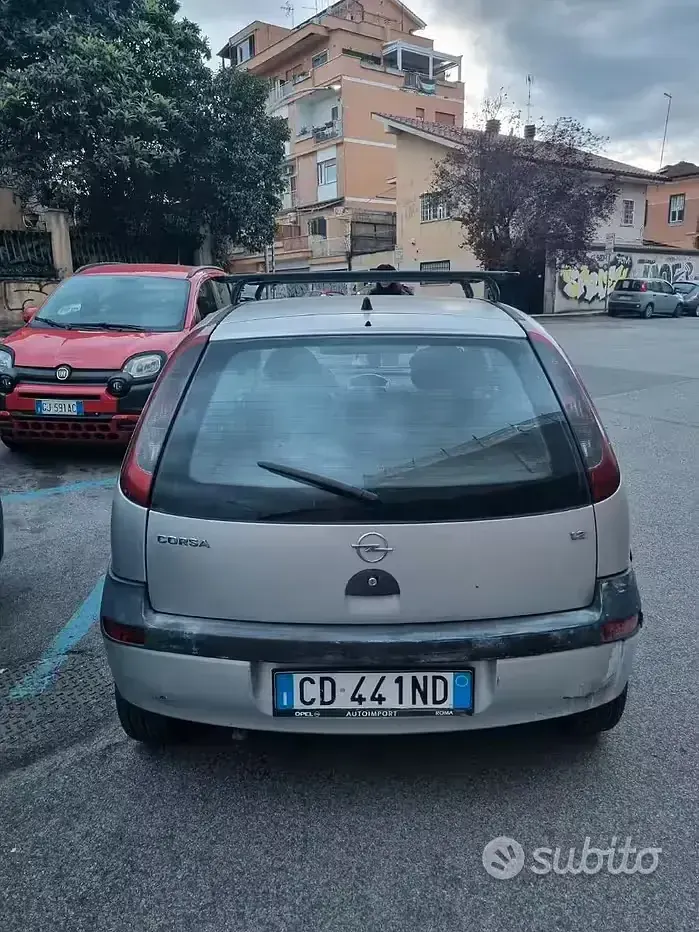 Usata Opel Corsa 75 CV (55 kW) 2002 Grigio Utilitaria