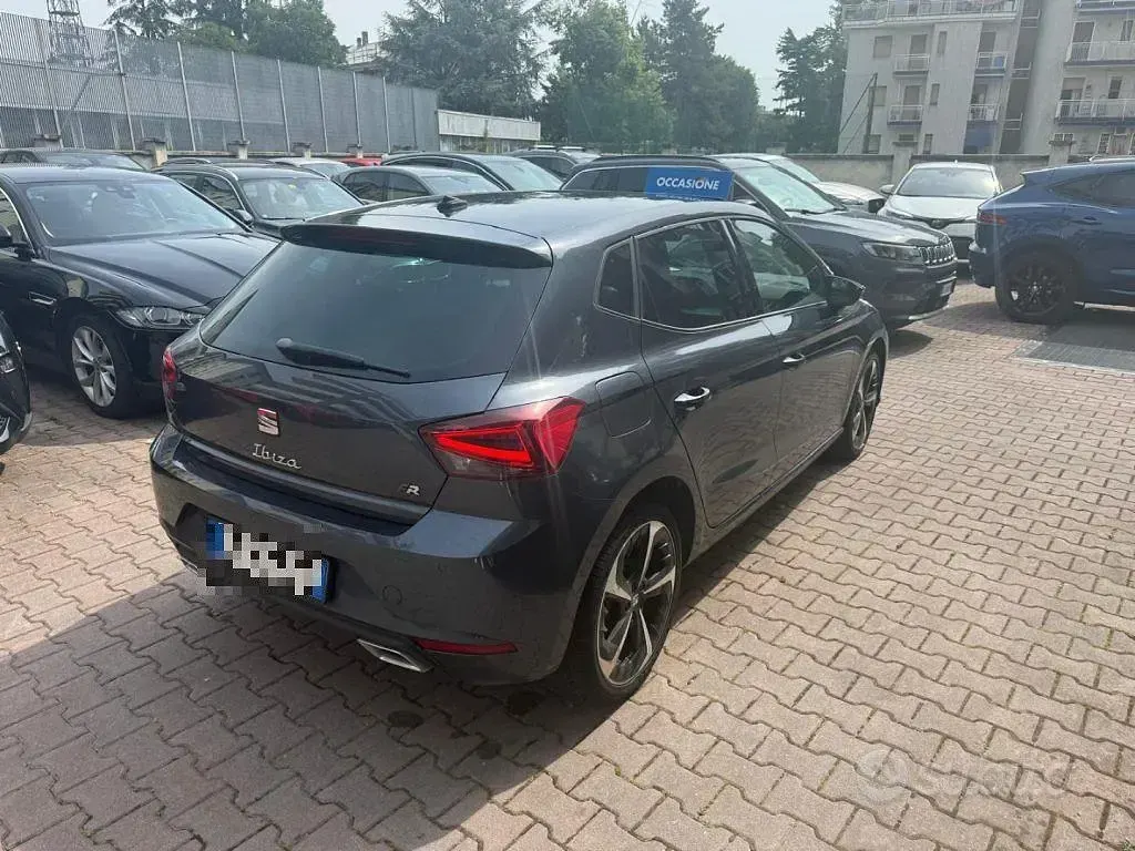 Usata Seat Ibiza FR 90 CV (66 kW) 2022 Grigio scuro Utilitaria