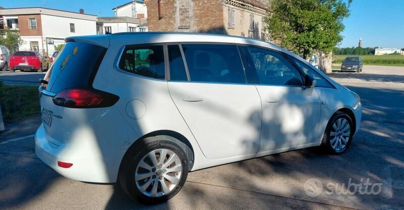 Usata Opel Zafira 150 CV (110 kW) 2016 Bianco Monovolume