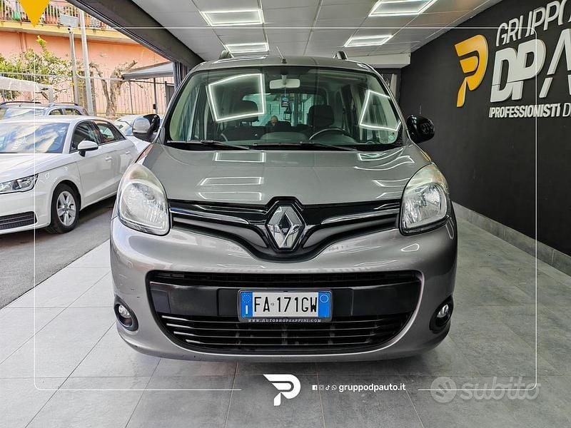 Usata Renault Kangoo 90 CV (66 kW) 2015 Grigio Monovolume