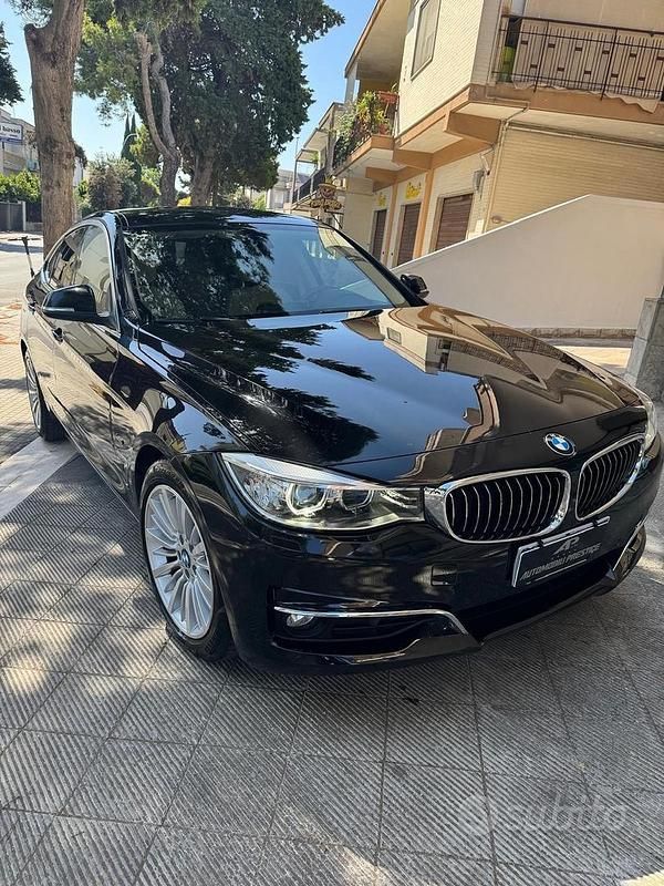 Usata BMW 318 Luxury Line 190 CV (139 kW) 2016 Nero Berlina
