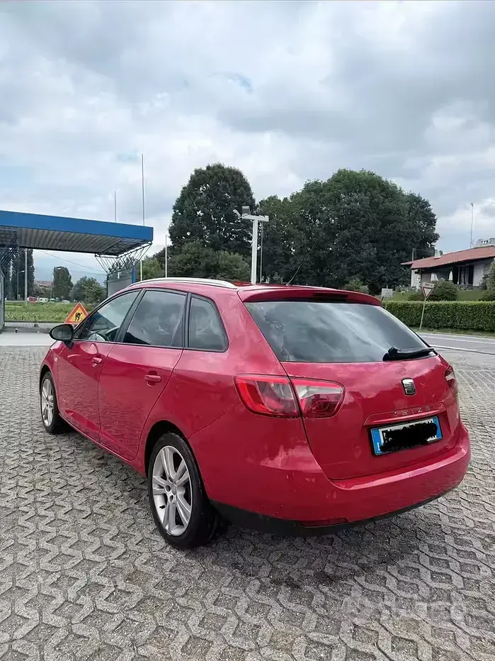 Usata Seat Ibiza ST 69 CV (50 kW) 2011 Rosso Station wagon