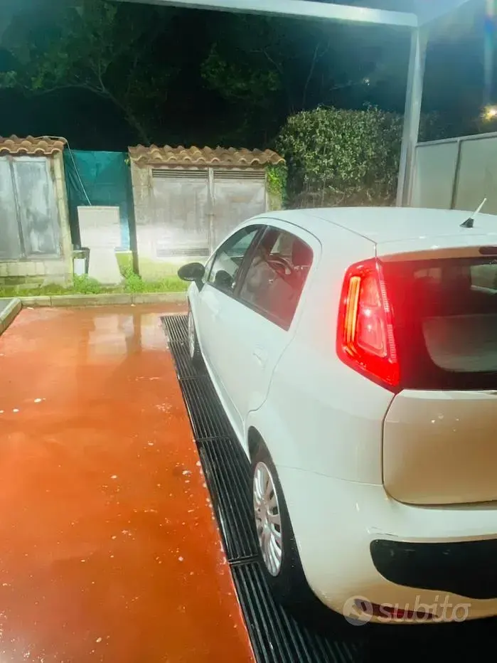 Usata Fiat Punto Evo 75 CV (55 kW) 2011 Bianco Utilitaria