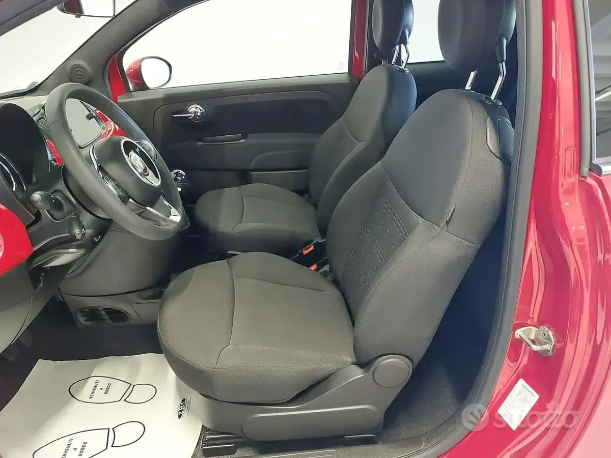 Usata Fiat 500 Dolcevita 69 CV (50 kW) 2023 Rosso Utilitaria