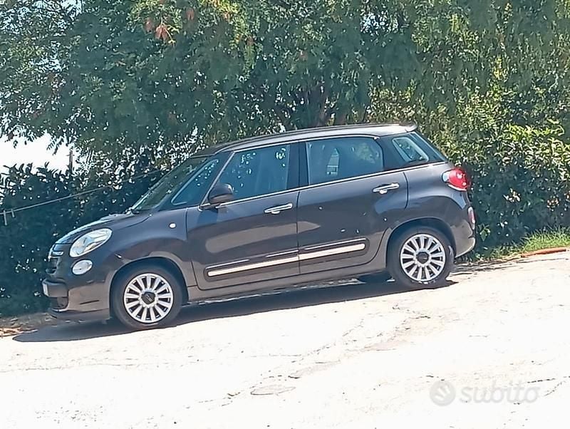 Usata 2016 Fiat 500L Monovolume | 9000 € (Buon prezzo) - Immagine 1/4