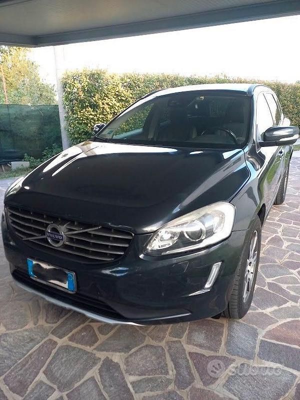 Usata Volvo XC60 Kinetic 136 CV (100 kW) 2013 Nero SUV